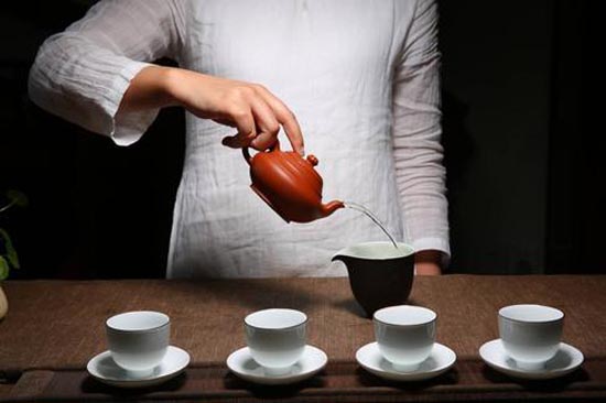 <b>喝茶的好处有哪些？喝茶的坏处有哪些？</b>